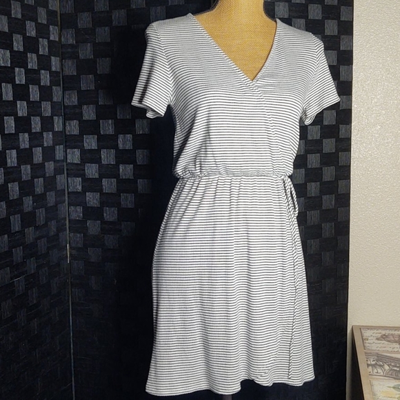 BKE Dresses & Skirts - Adorable BKE red Striped Crossbody Dress